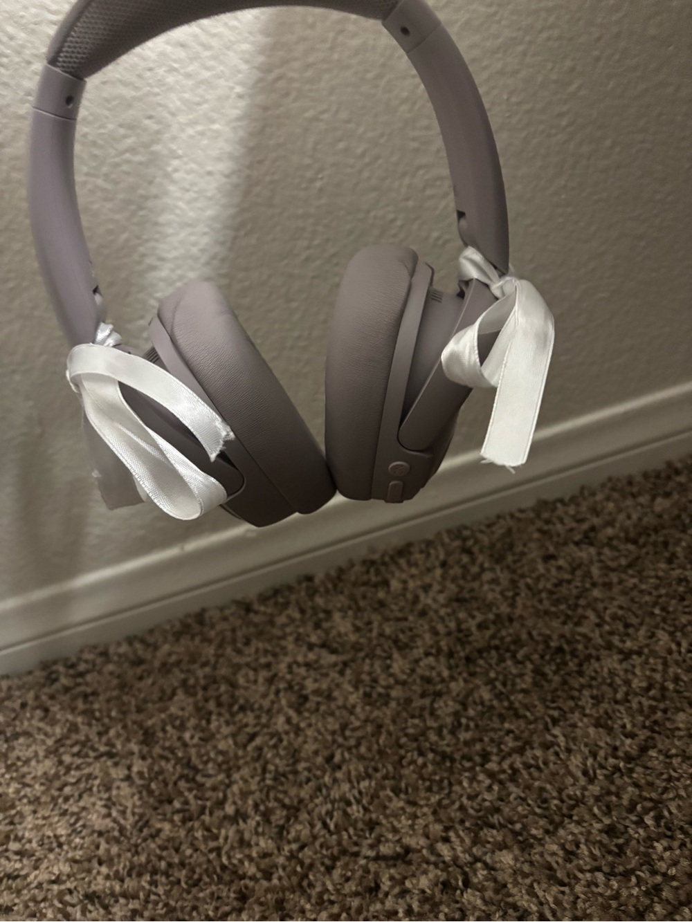 Wireless Over-Ear Headphones in Light Gray - Unbranded